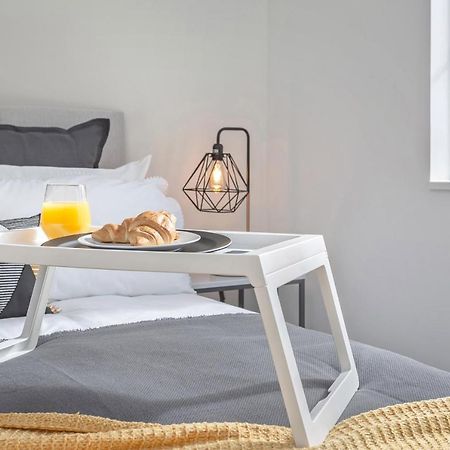 Luxury Serviced Apartments Stevenage, Hertfordshire Extérieur photo